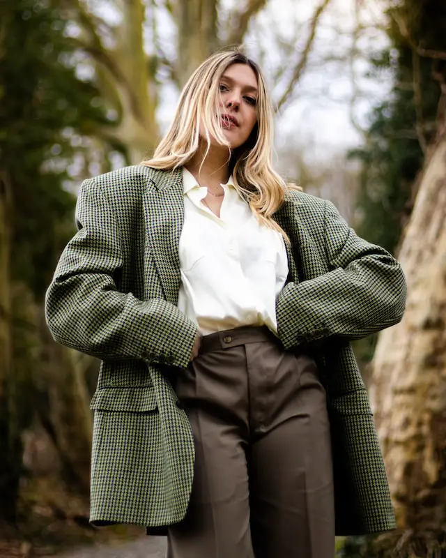 Women wearing oversize blazer