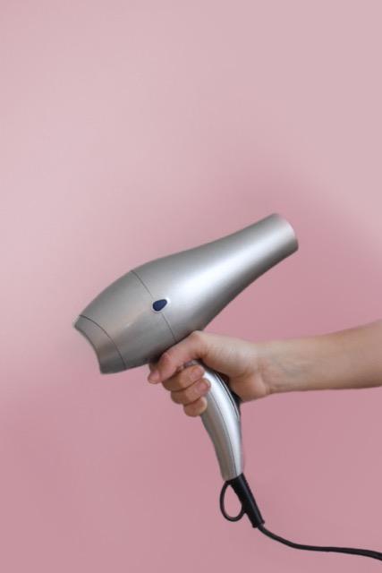How to Use Hair Dryer to Dry wet clothes