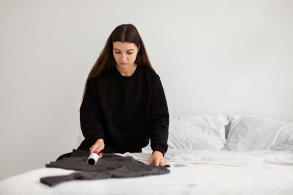 Tips to Get Rid of Lint on Black Clothes