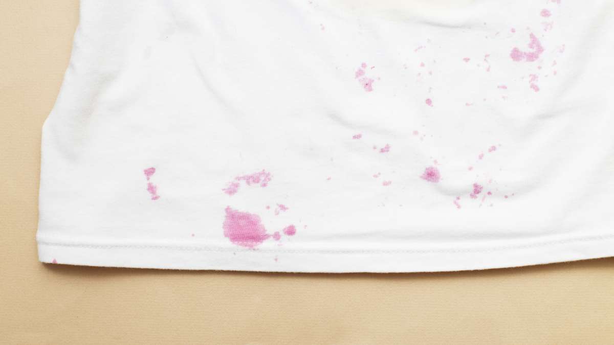 How to Get Red Icing Out of Clothes. Red icing stains on clothes